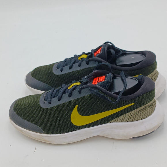 Nike Men’s Flex Experience RN 7 Black‎ Gold Athletic Running Shoes Size 8 - Picture 1 of 16